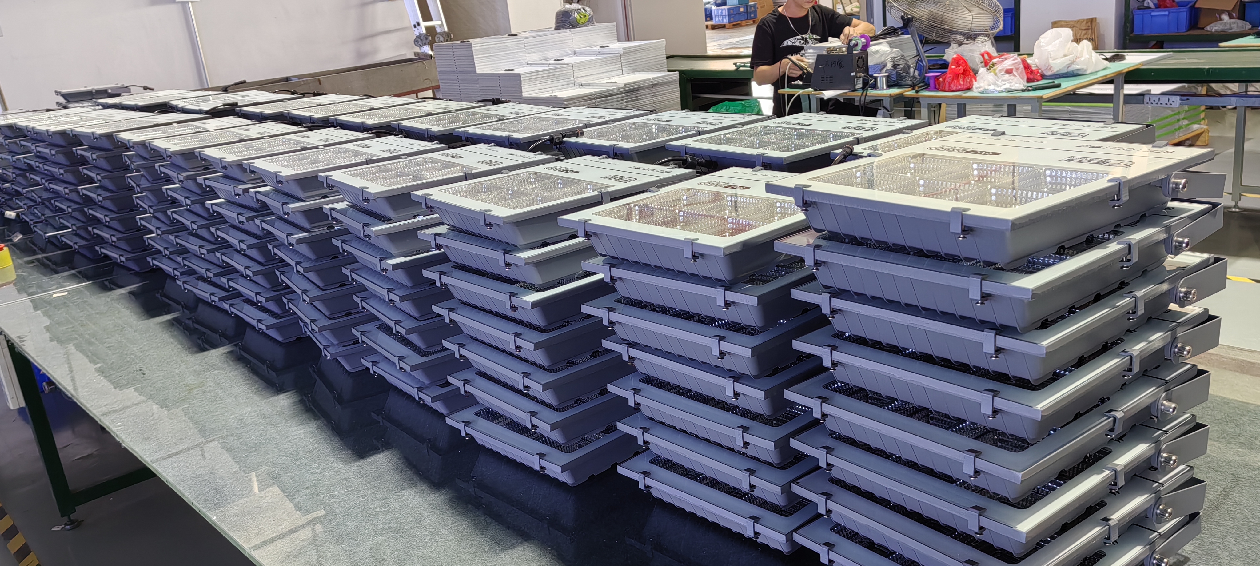 太陽能投光燈-黑金剛(圖5) 太陽能投光燈-黑金剛(圖5)